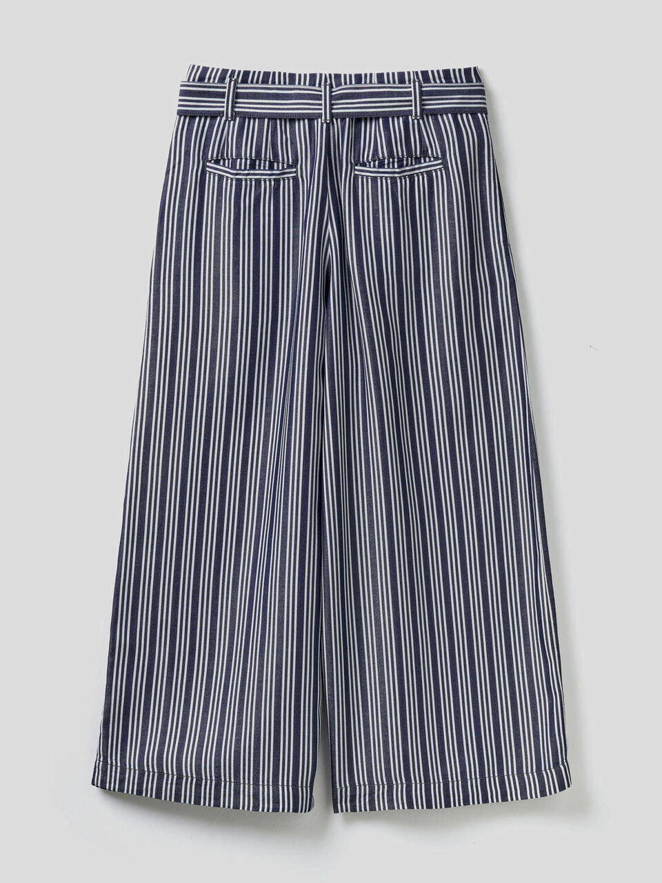 Pantalón amplio con cinturón Mujer image number 2