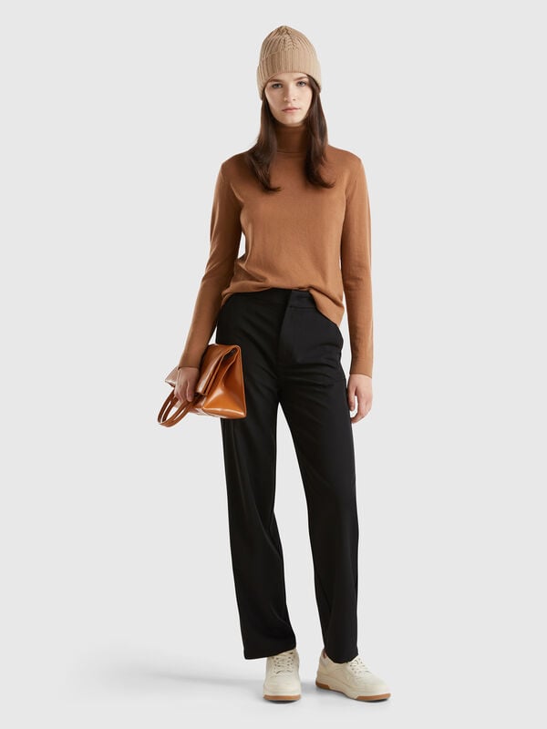 Pantalón fluido regular fit Mujer