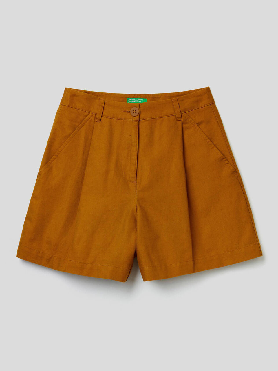 Pantalón corto con pernera amplia confeccionado en mezcla de lino image number 1