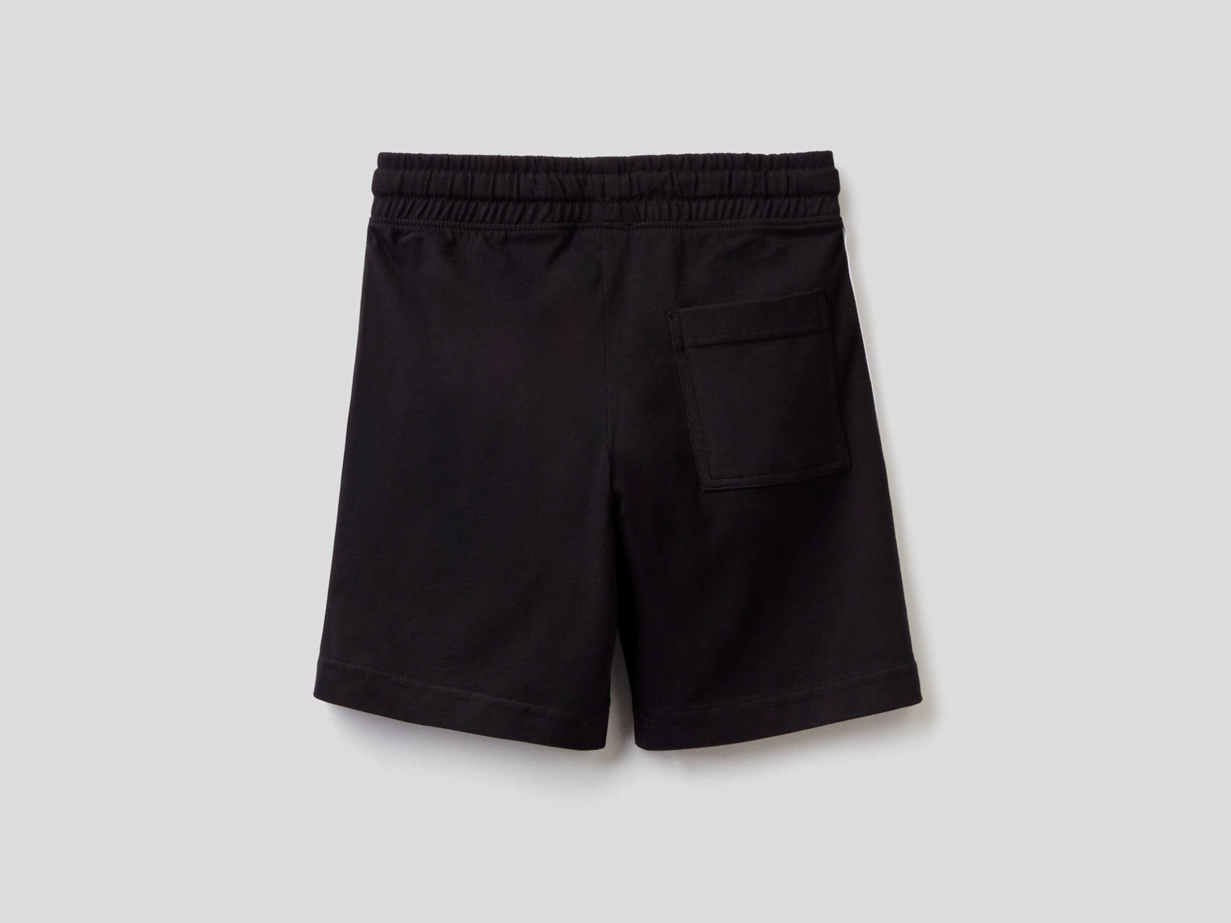 Bermudas con banda lateral image number null