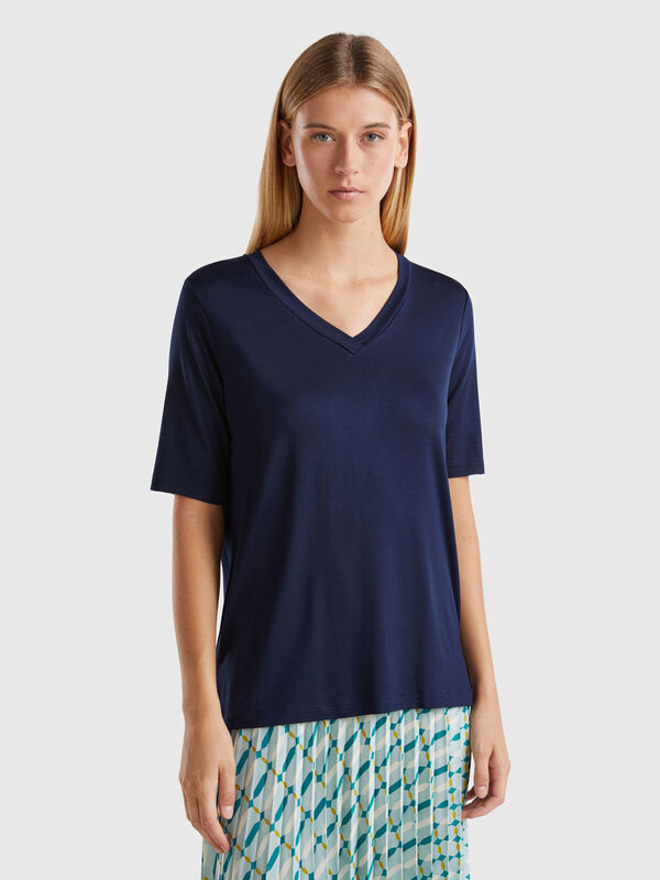Camiseta con cuello de pico en viscosa elástica Mujer