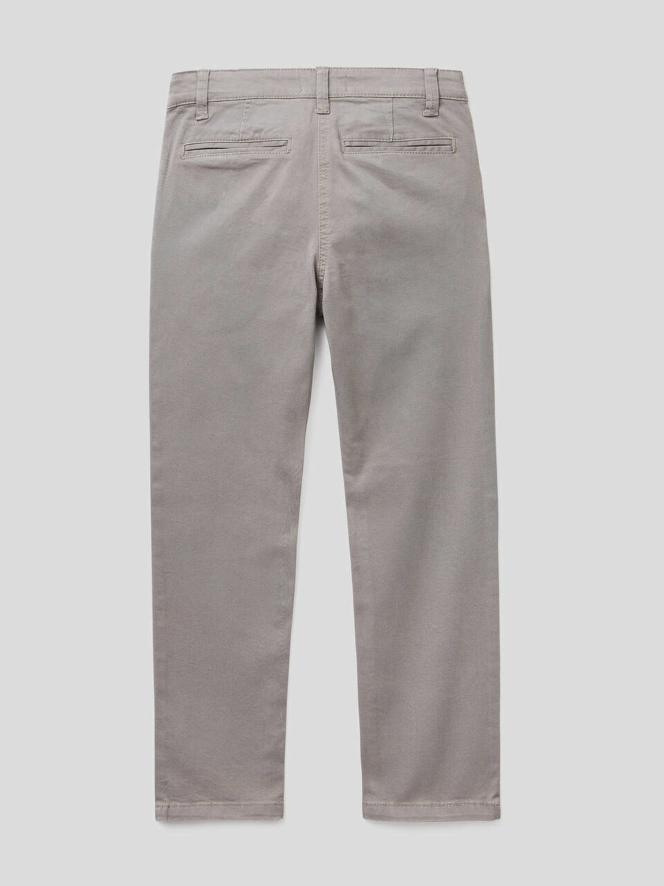 Pantalón slim fit de algodón elástico image number 2