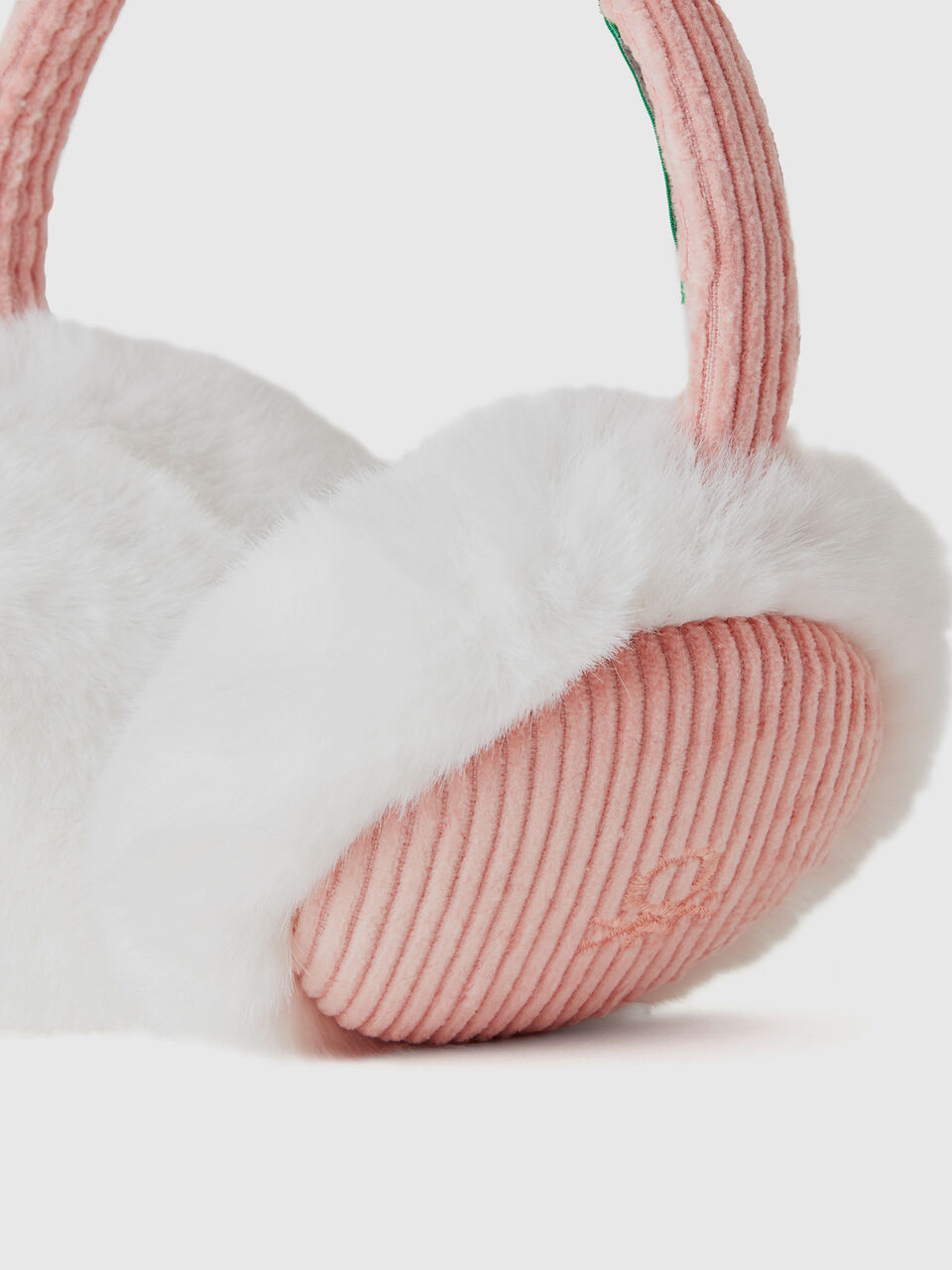 EARMUFFS Niña image number null