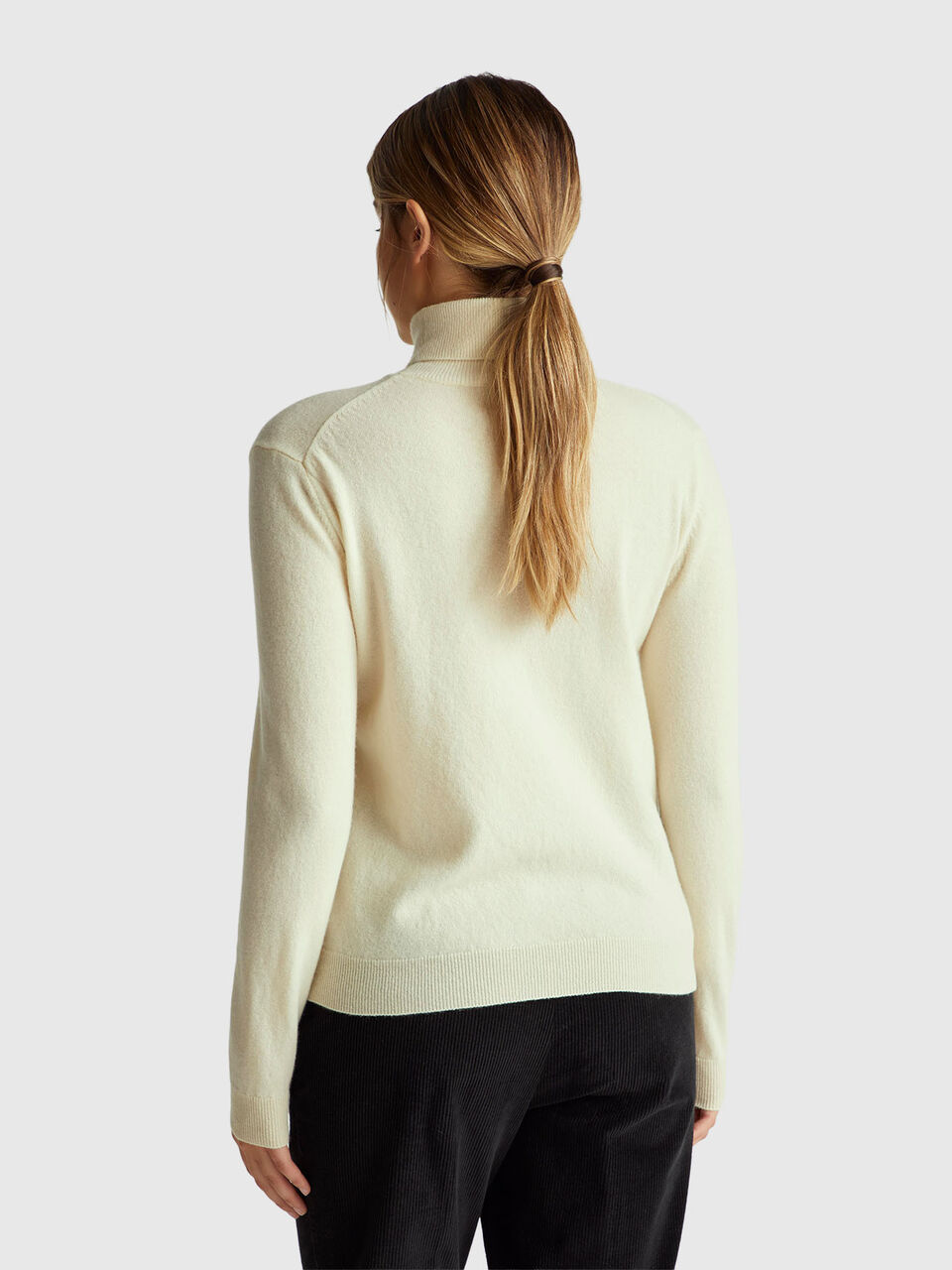 TURTLE NECK SWEATER Mujer image number null