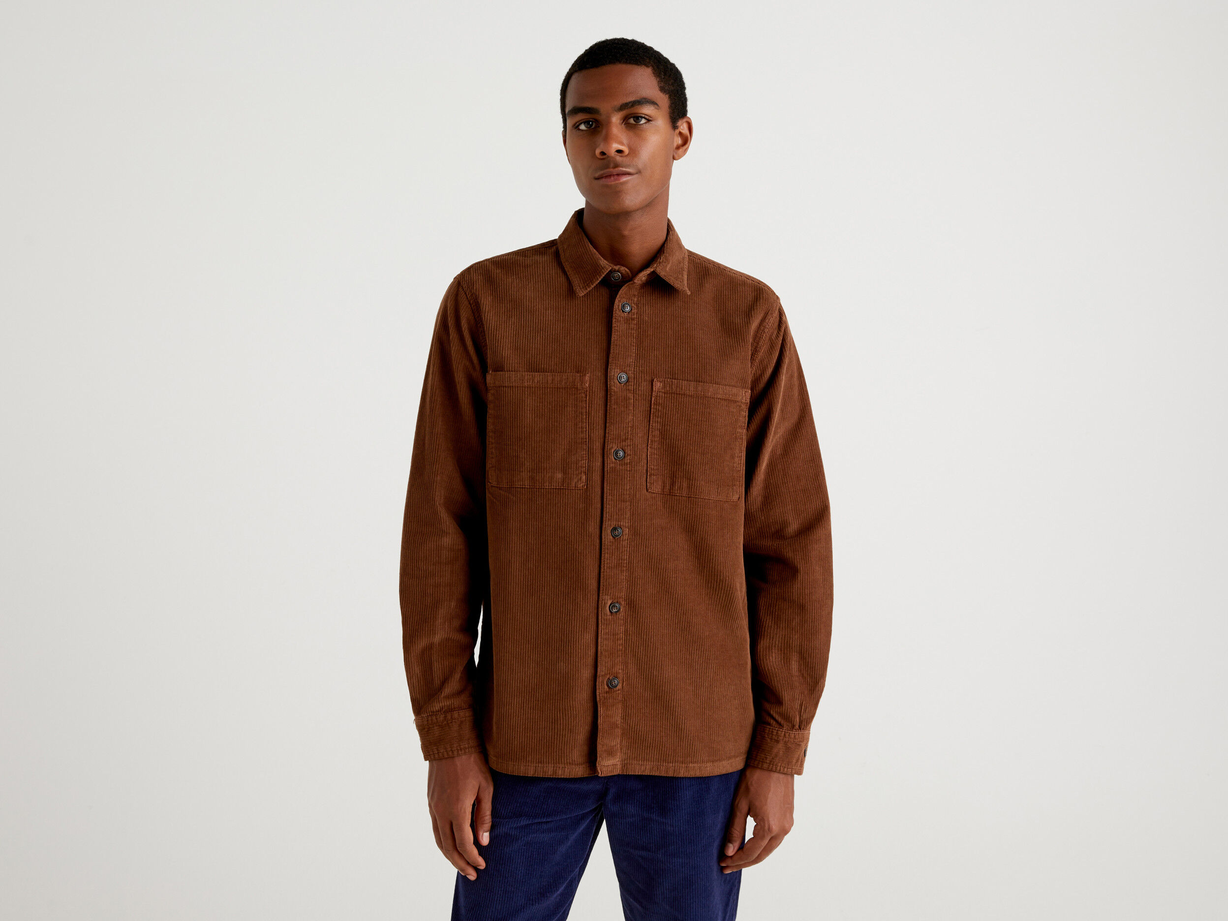 Camisa de pana con bolsillos Marr n Benetton