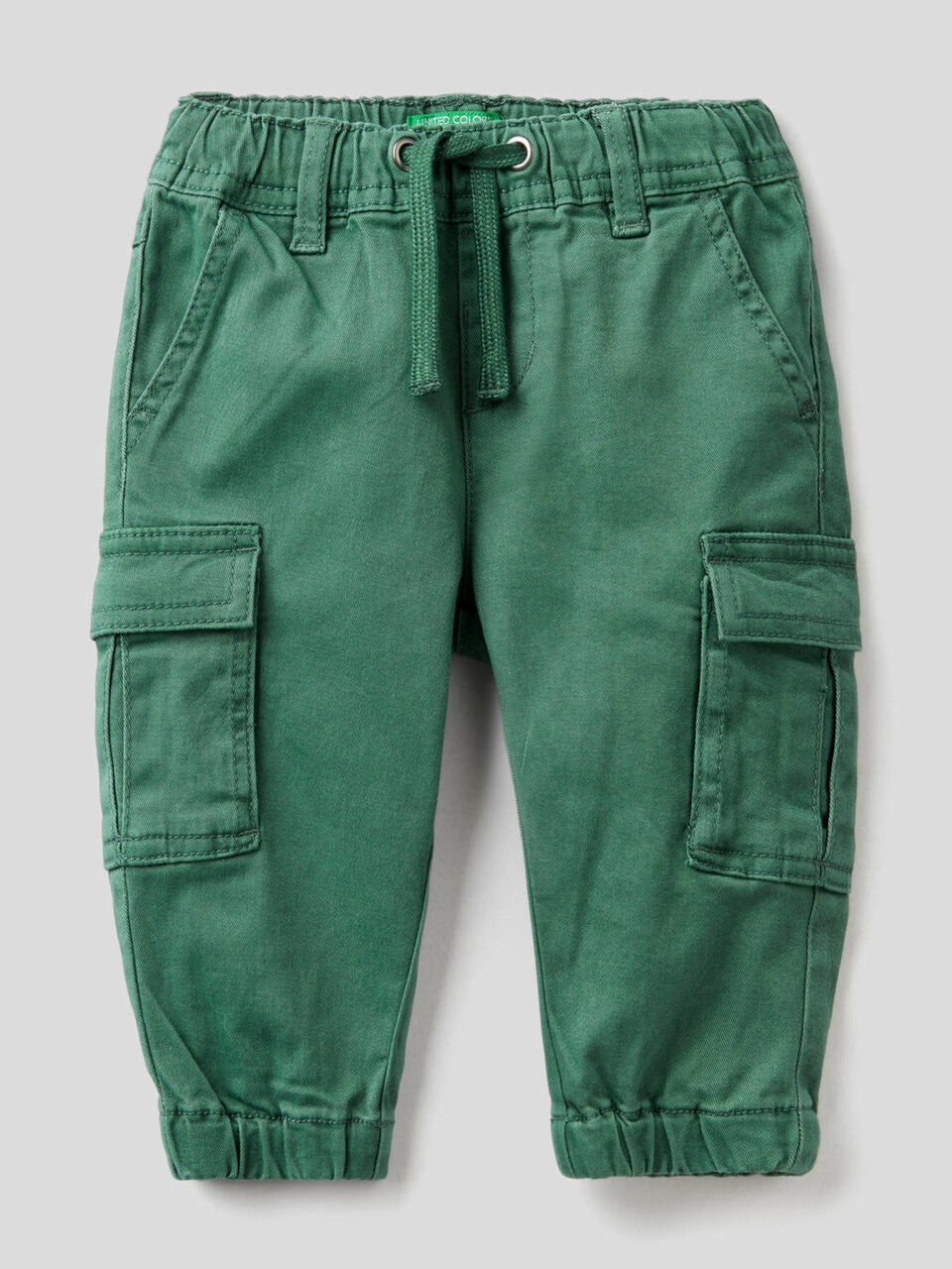 Pantalón cargo de algodón elástico image number 1