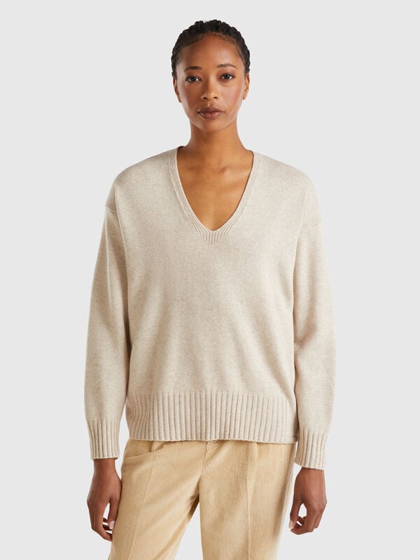 Jersey de lana mixta con escote de pico Mujer