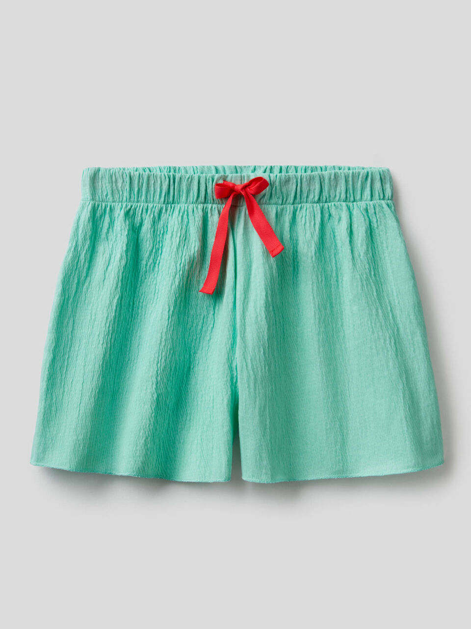 Pantalón corto con efecto encrespado image number 1
