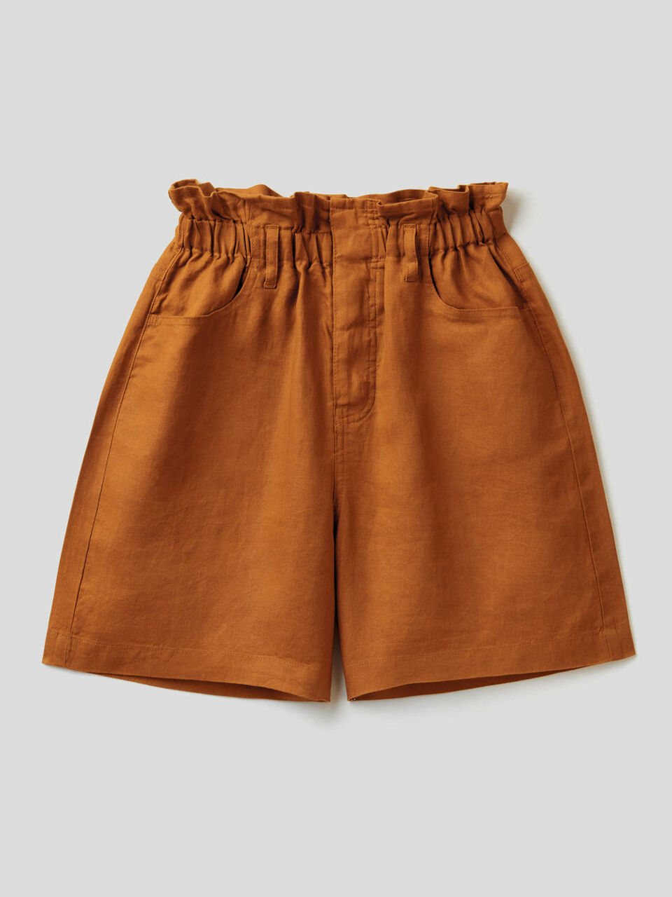 Bermudas de 100% lino con cintura fruncida image number 1