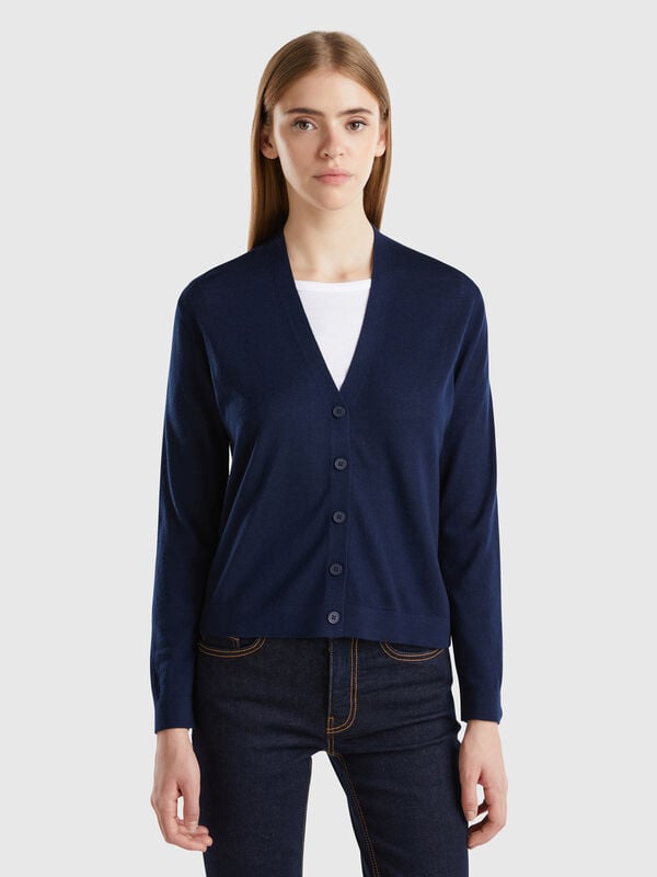 Jersey de pura lana merina con escote de pico Mujer