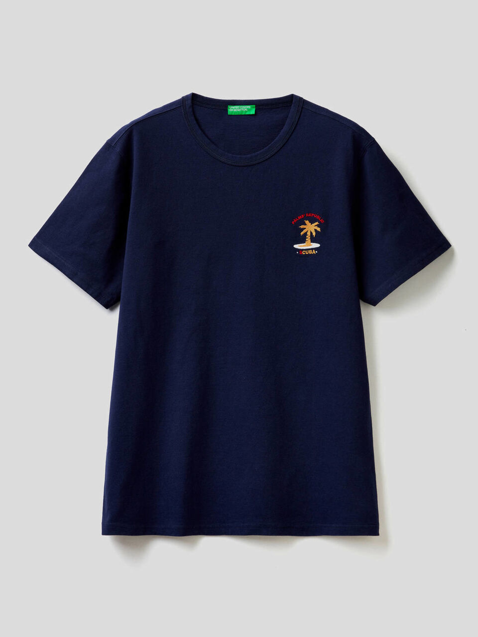 Camiseta de 100% algodón con bordado image number 1