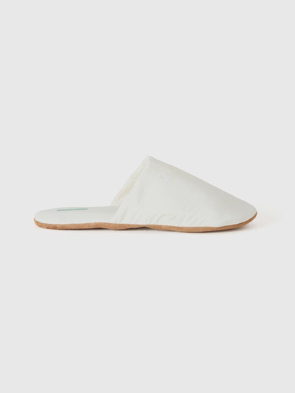 Zapatillas con estuche