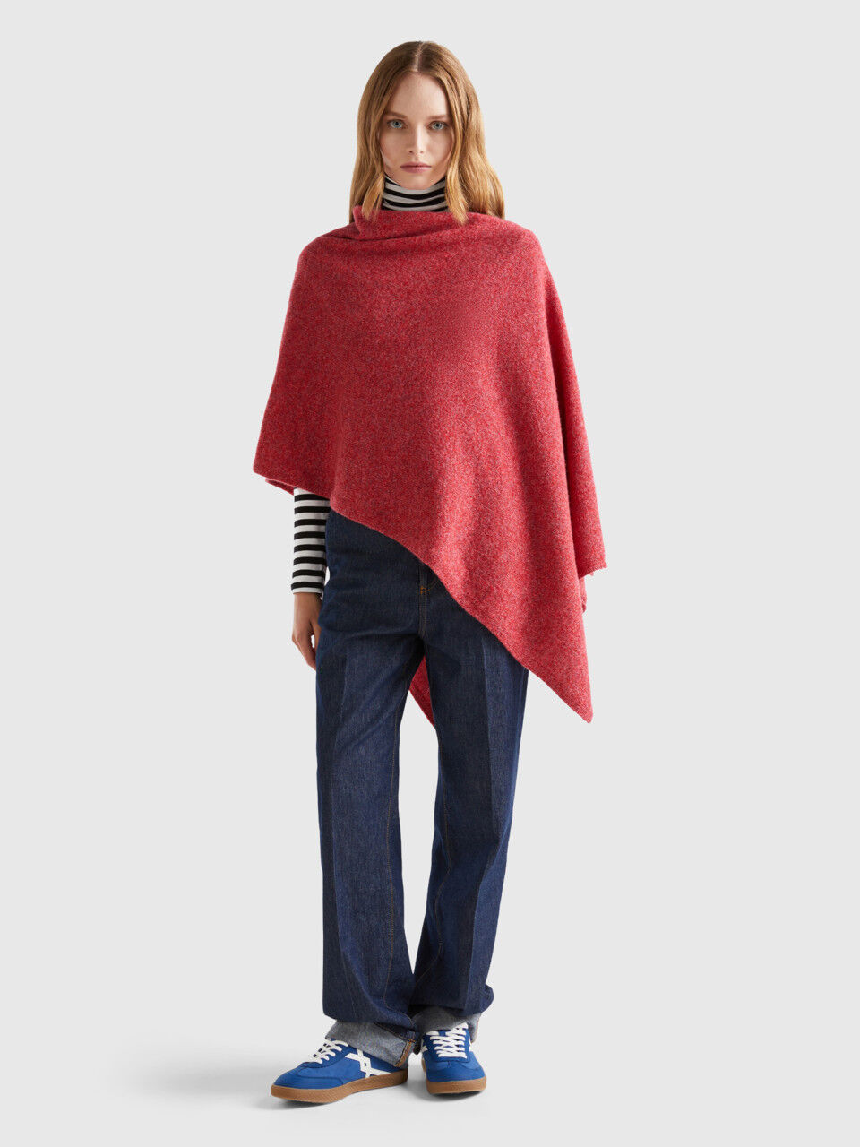 Capa y Poncho Punto Mujer Nueva Coleccion 2024 Benetton