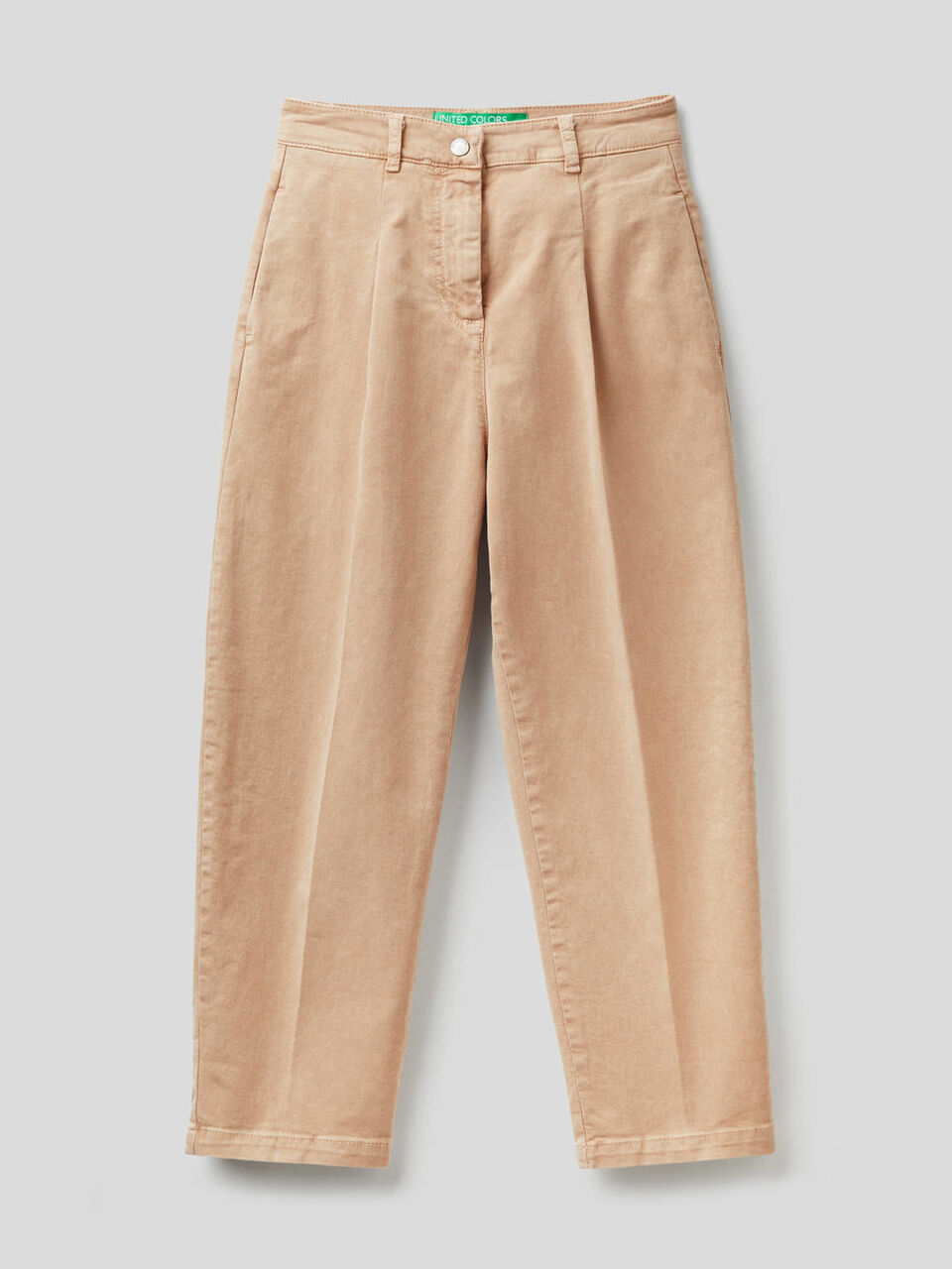 Pantalón de corte zanahoria con pliegues image number 1