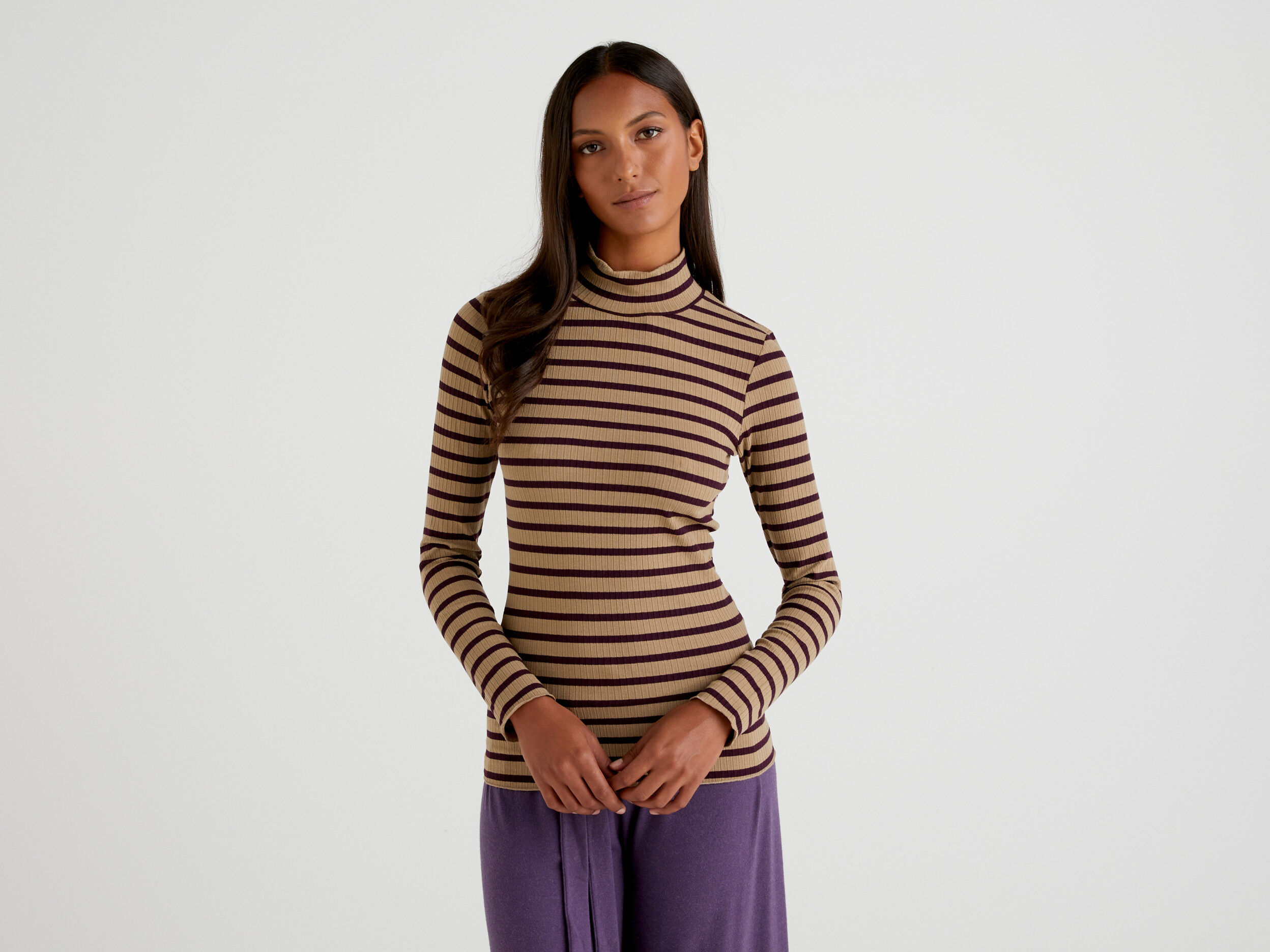 Camiseta de rayas con cuello alto Morado Benetton