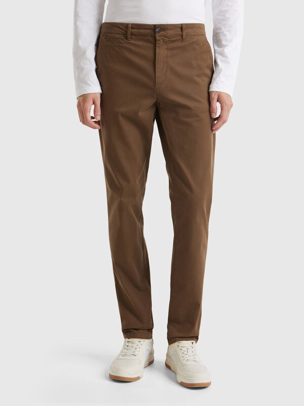 Chinos café slim fit Chinos café slim fit Hombre