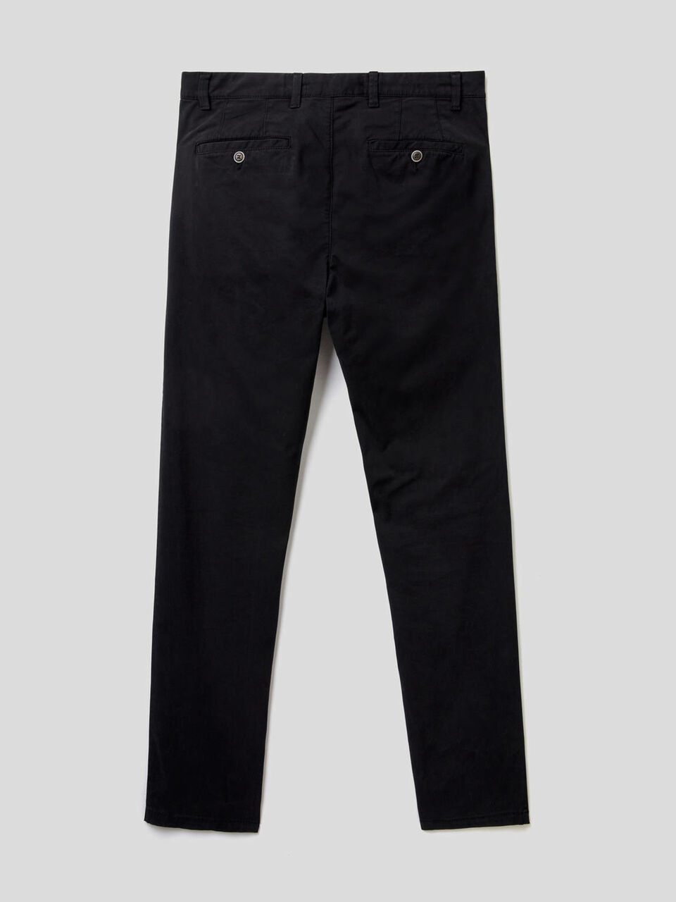 Pantalones chinos ceñidos image number 2