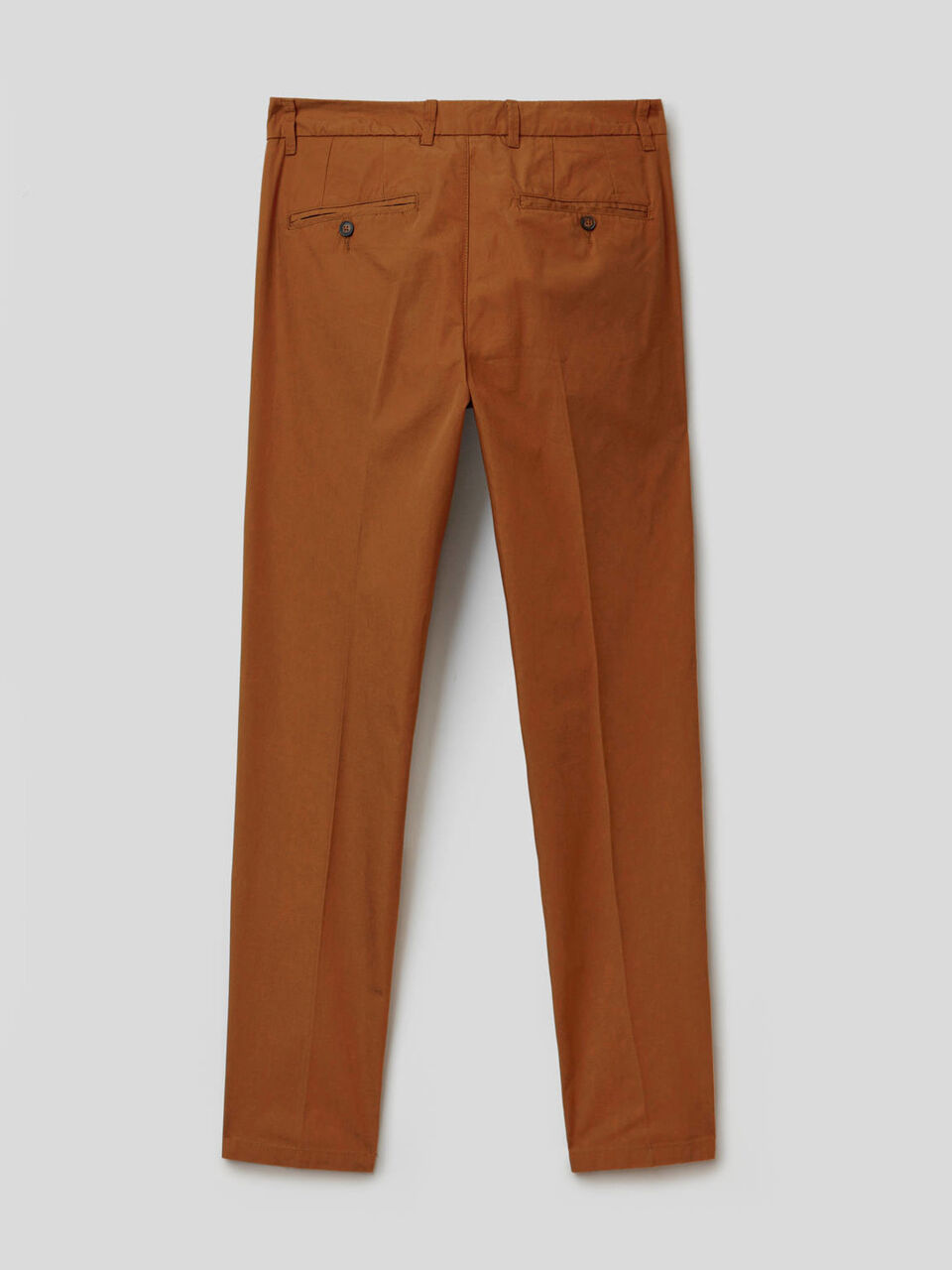Chinos slim fit de algodón ligero image number null