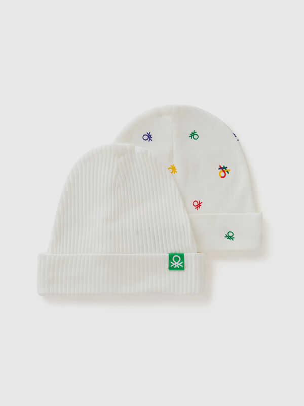 Dos gorritos de algodón orgánico Recién nacidos