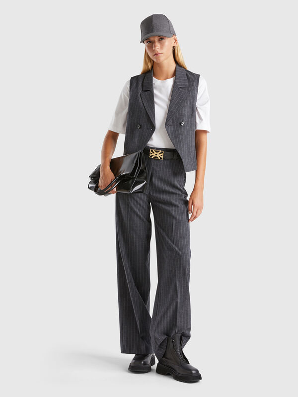 Pantalón de raya diplomática con pernera amplia Mujer