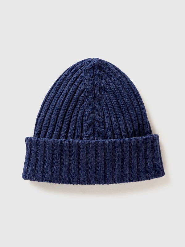 Gorro con acabado trenzado Mujer