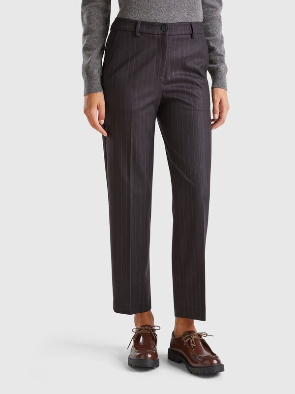 Pantalón regular fit de raya diplomática Pantalón regular fit de raya diplomática Mujer