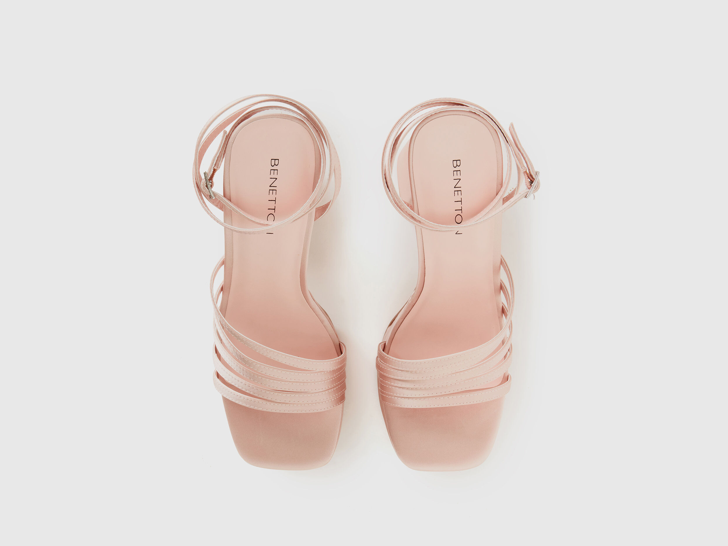 Sandalias rosa claro de raso Rosa Palo Benetton