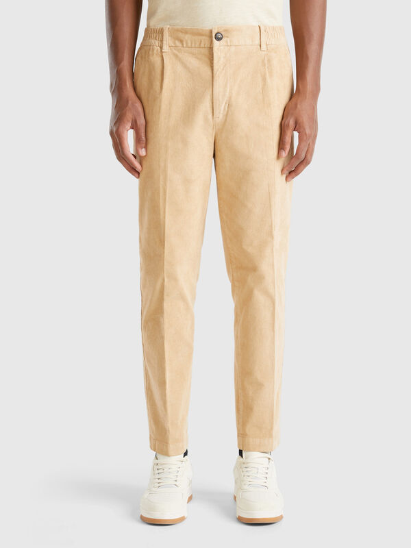 Pantalones chinos carrot fit de pana Pantalones chinos carrot fit de pana Hombre