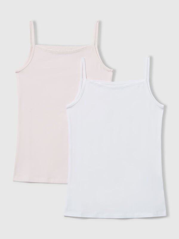 Dos camisetas interiores de algodón elástico Niña