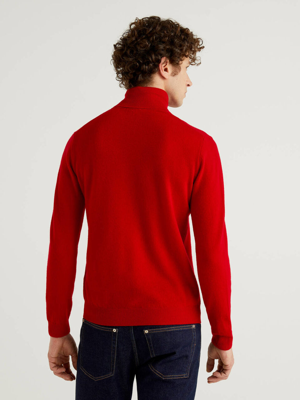 Jersey de cuello cisne rojo de pura lana virgen Jersey de cuello cisne rojo de pura lana virgen