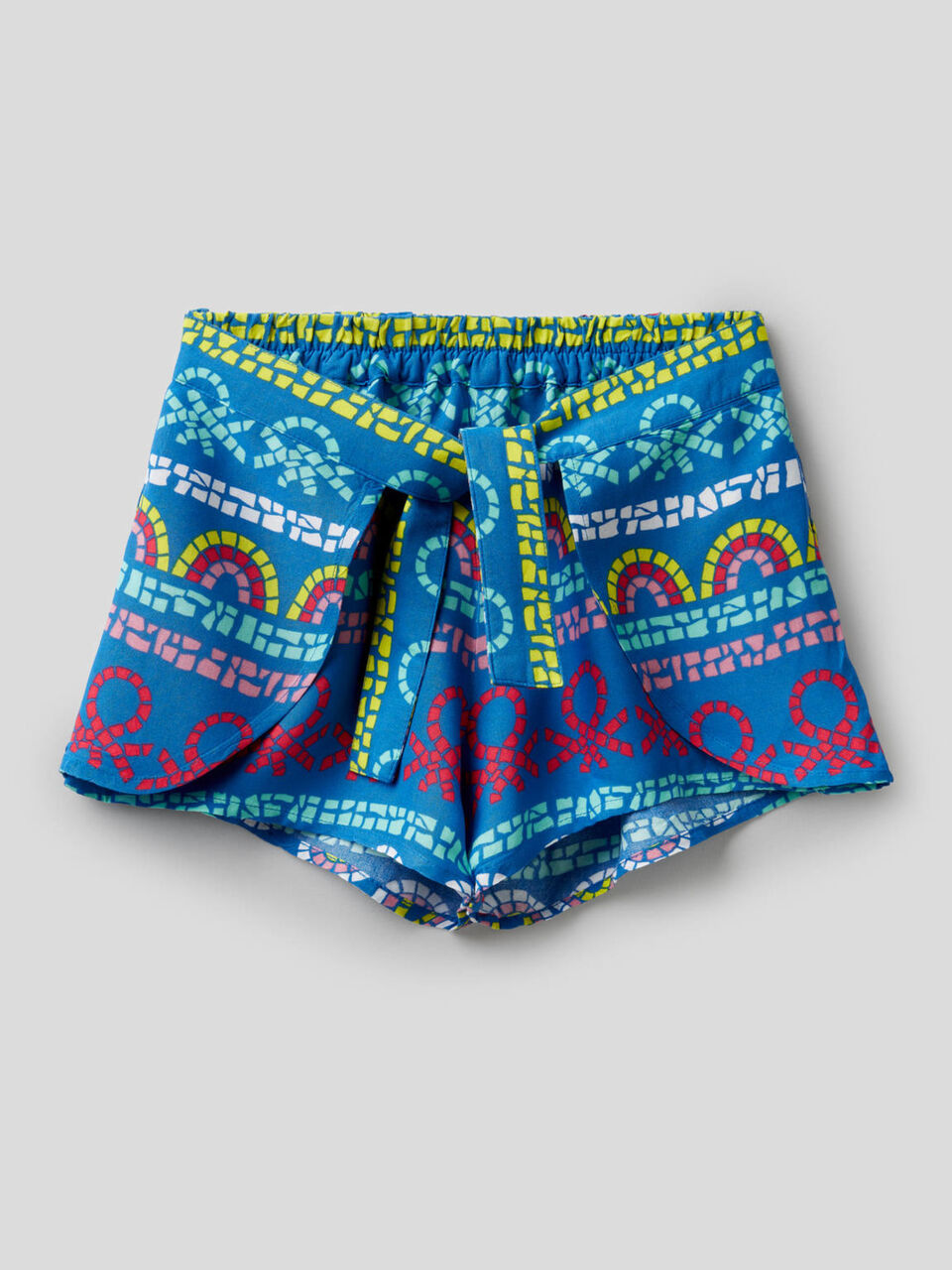 Pantalón corto fluido con estampado image number 1