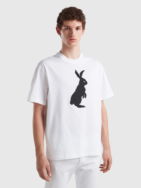 Camiseta blanca con estampado de conejo Hombre