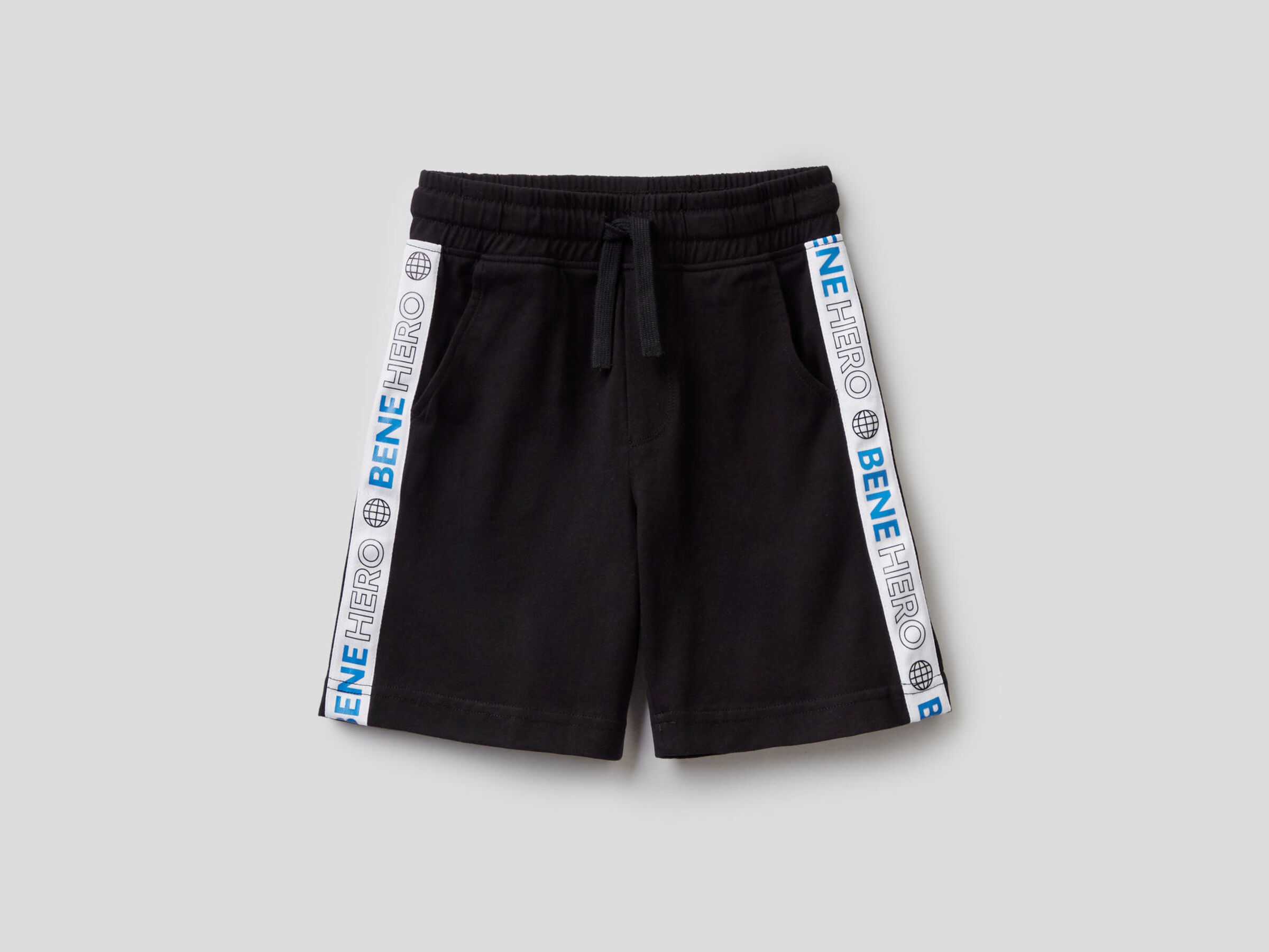Bermudas con banda lateral image number null