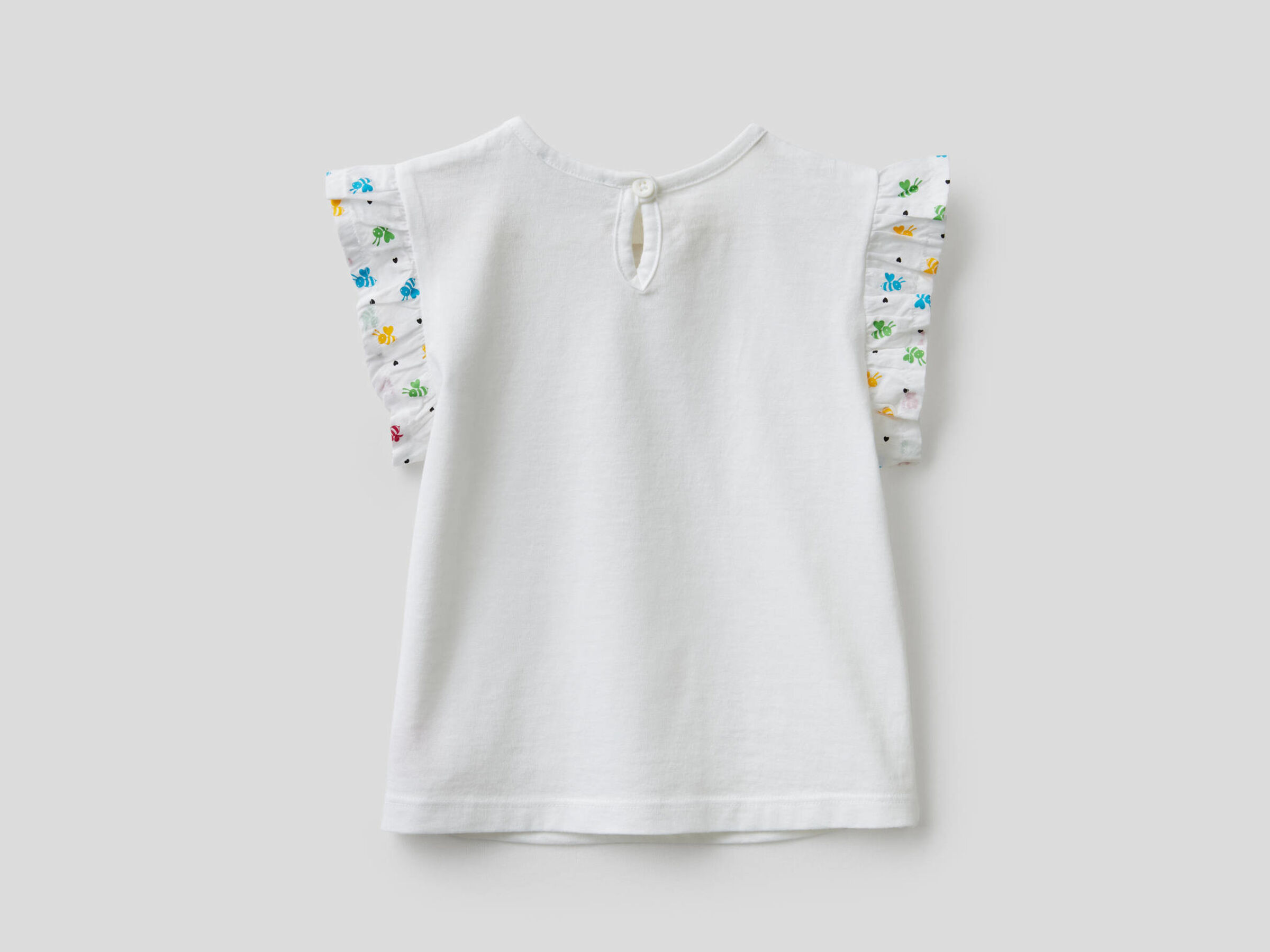 Camiseta con volantes en las mangas image number null