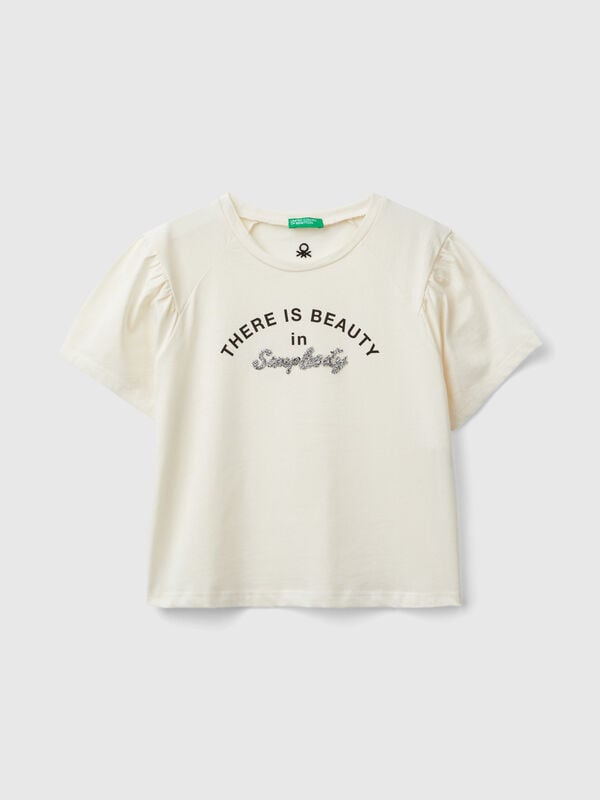 Camiseta con estampado y aplicación Niña