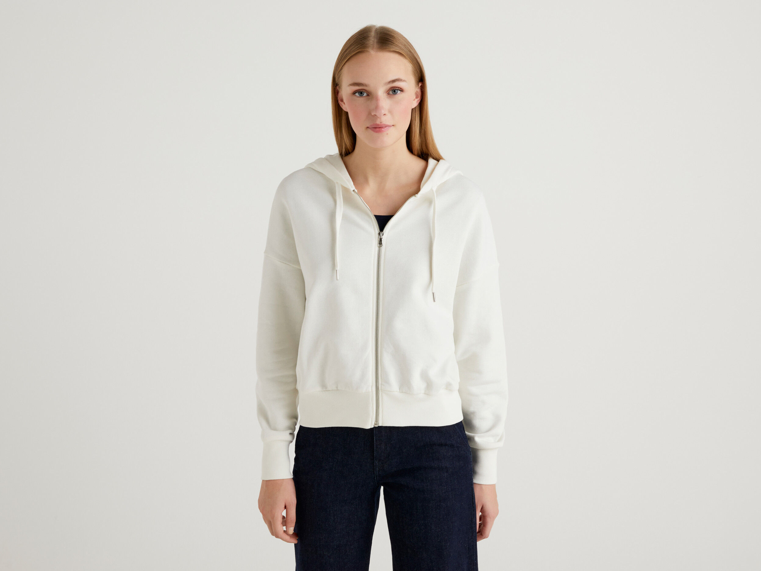 Sudadera blanca benetton best sale