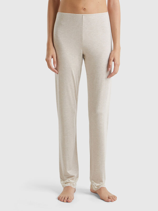Pantalón con detalles de encaje Mujer