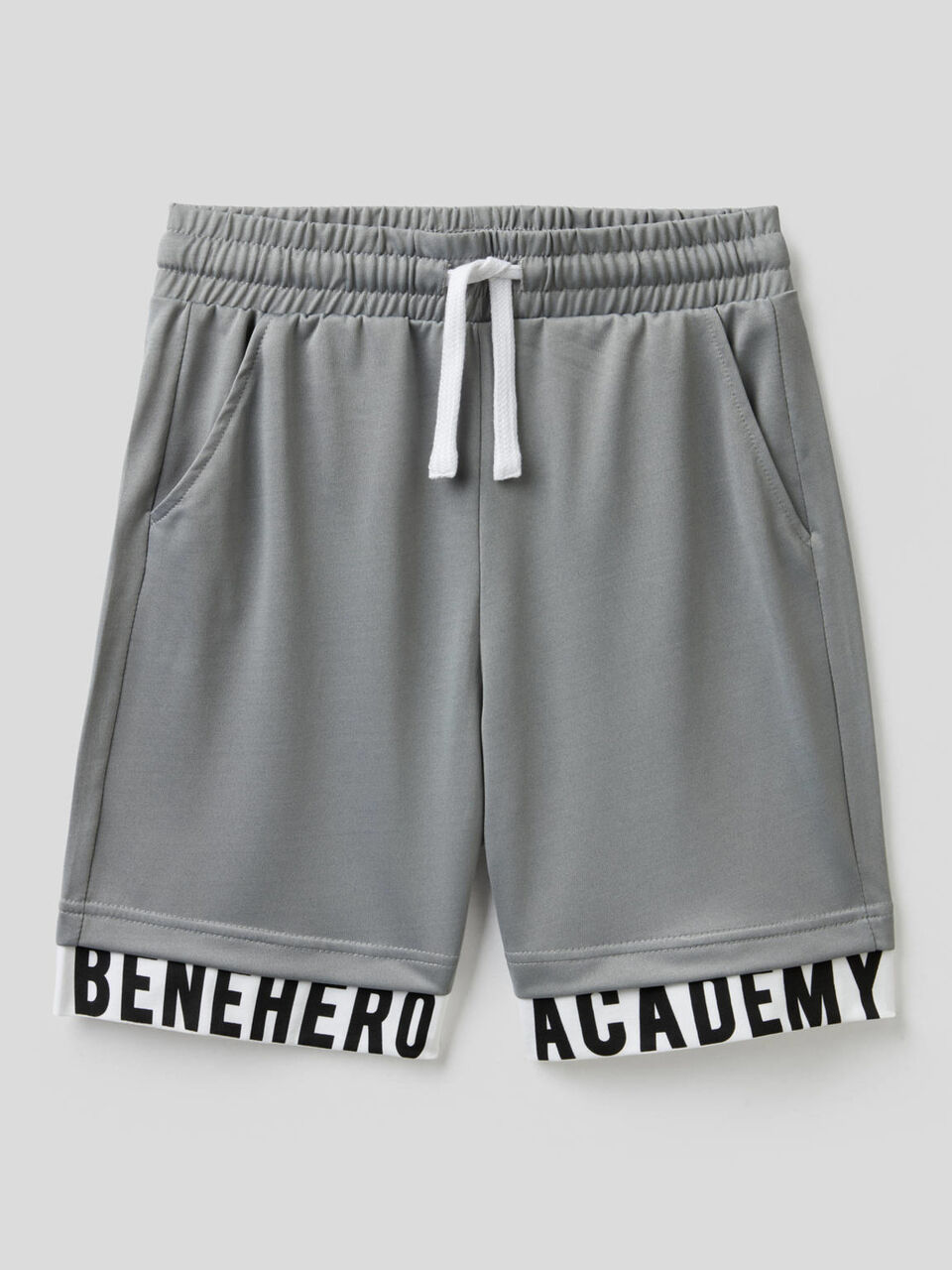 Bermudas con bajo doble image number 1