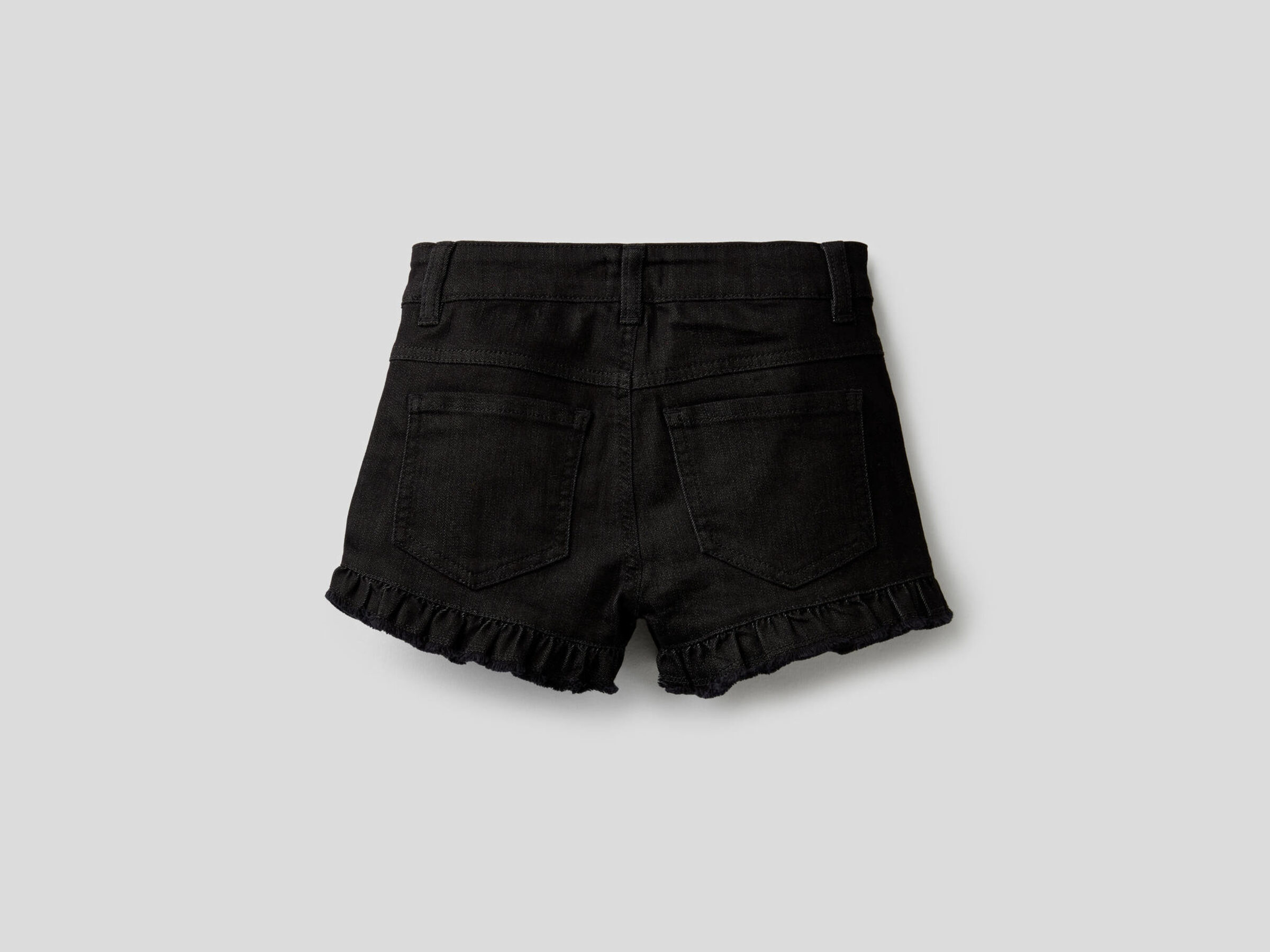 Pantalón corto liso con volante image number null