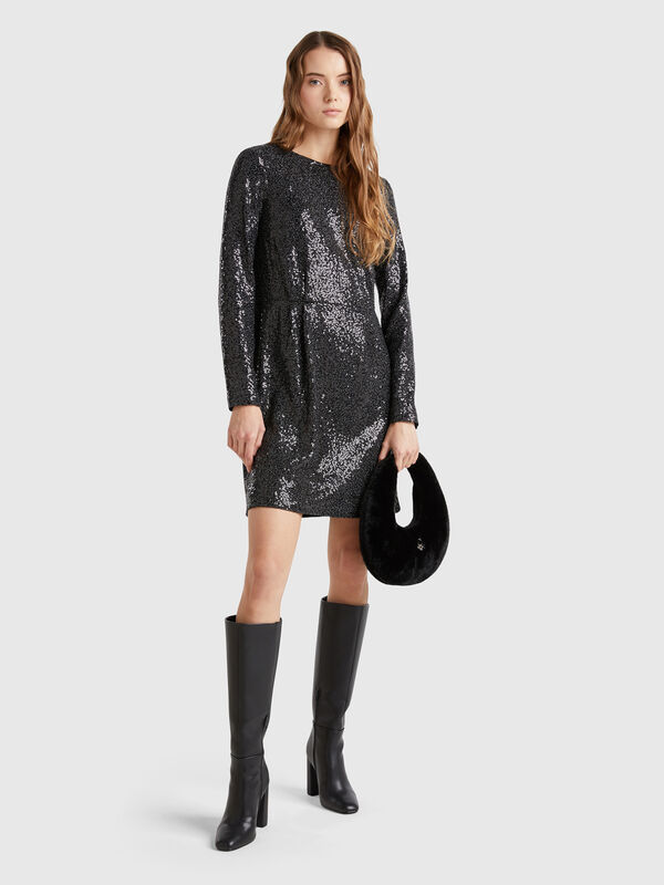 Vestido corto con lentejuelas Mujer