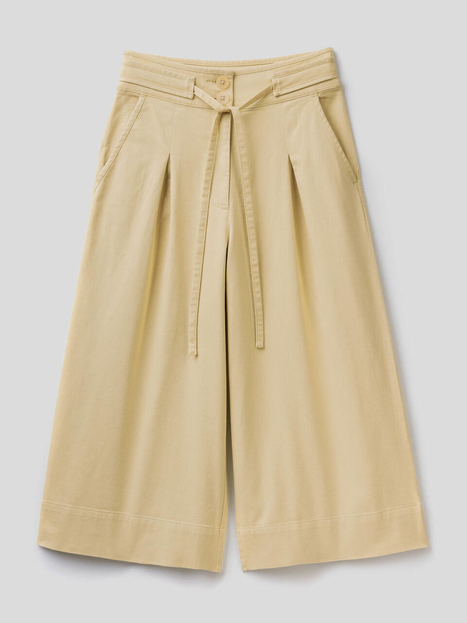 Pantalón cropped con pernera amplia image number 1