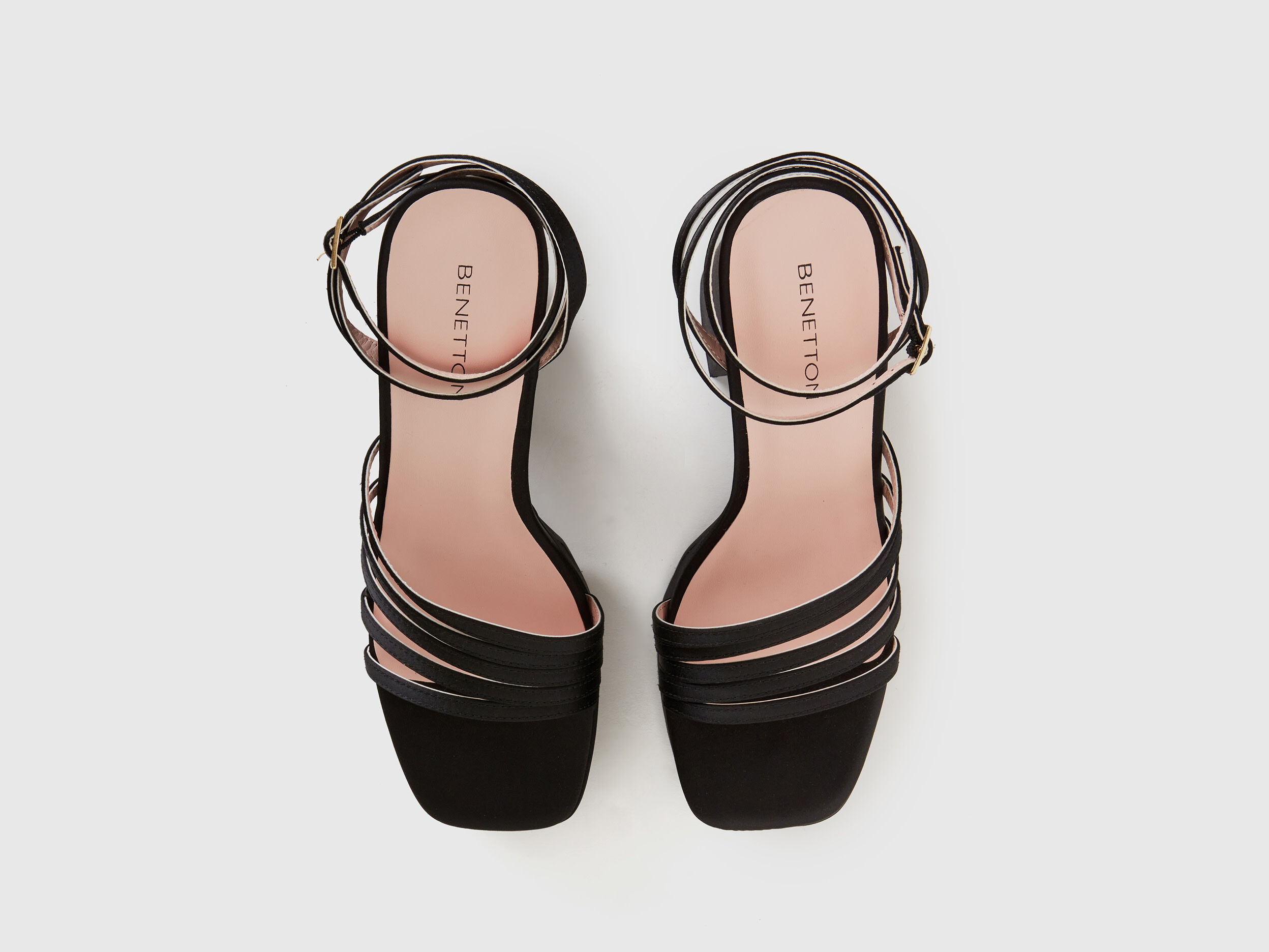 Sandali raso sale