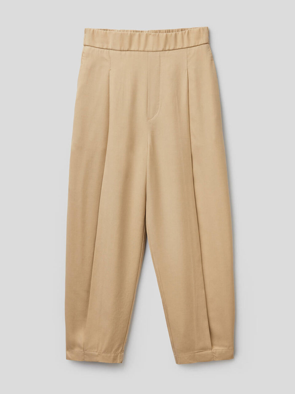 Pantalón fluido con pliegues image number 1