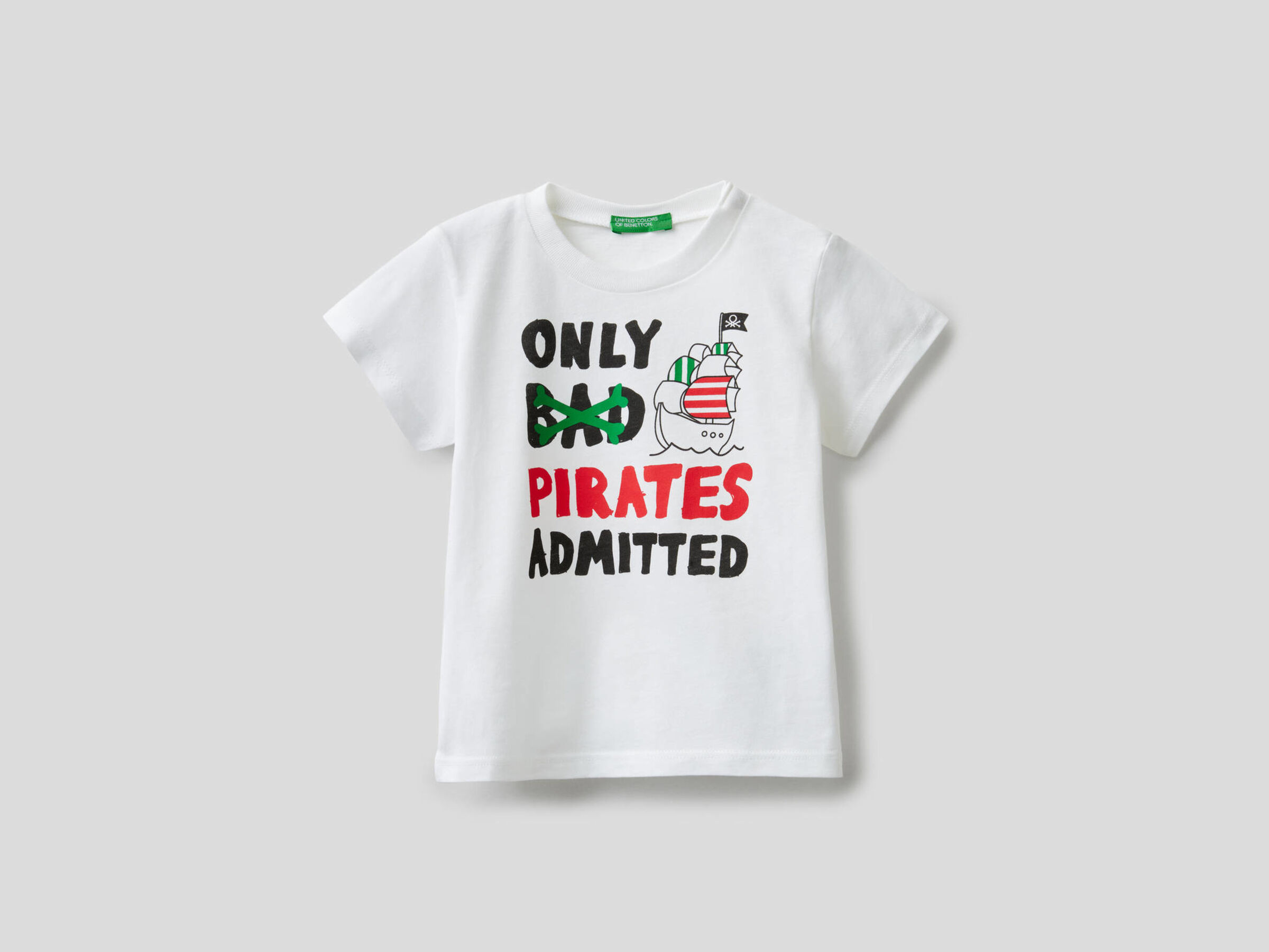 Camiseta de algodón con estampado de piratas image number null