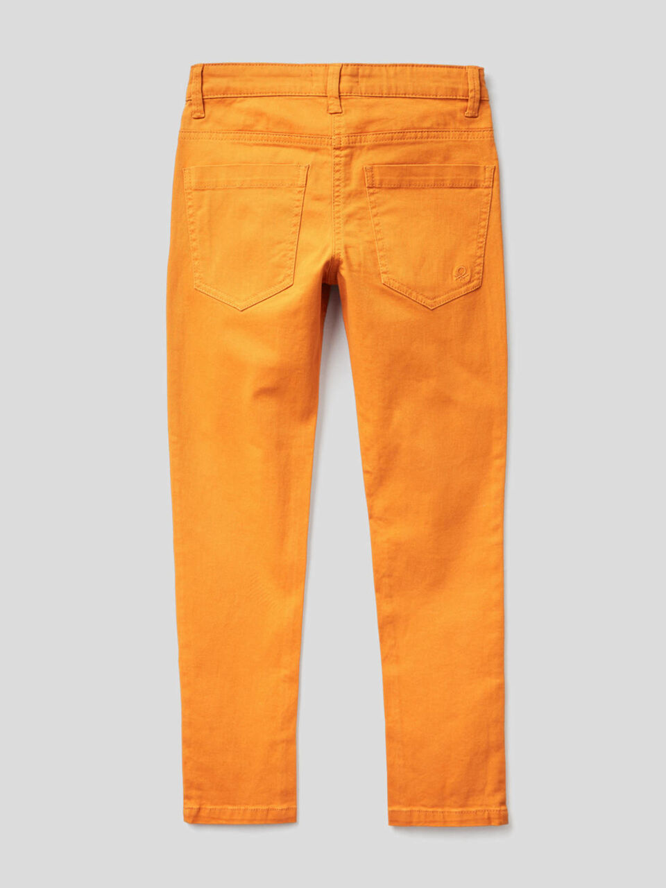 Pantalón ceñido con cinco bolsillos image number 2