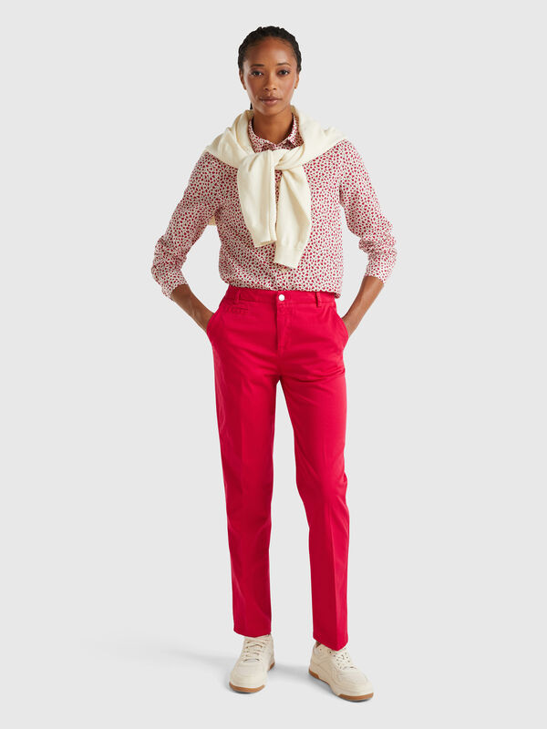 Chinos slim fit de algodón ciruela Mujer