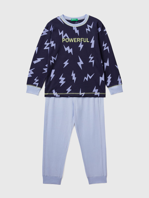 Pijama con estampado de rayos Niño