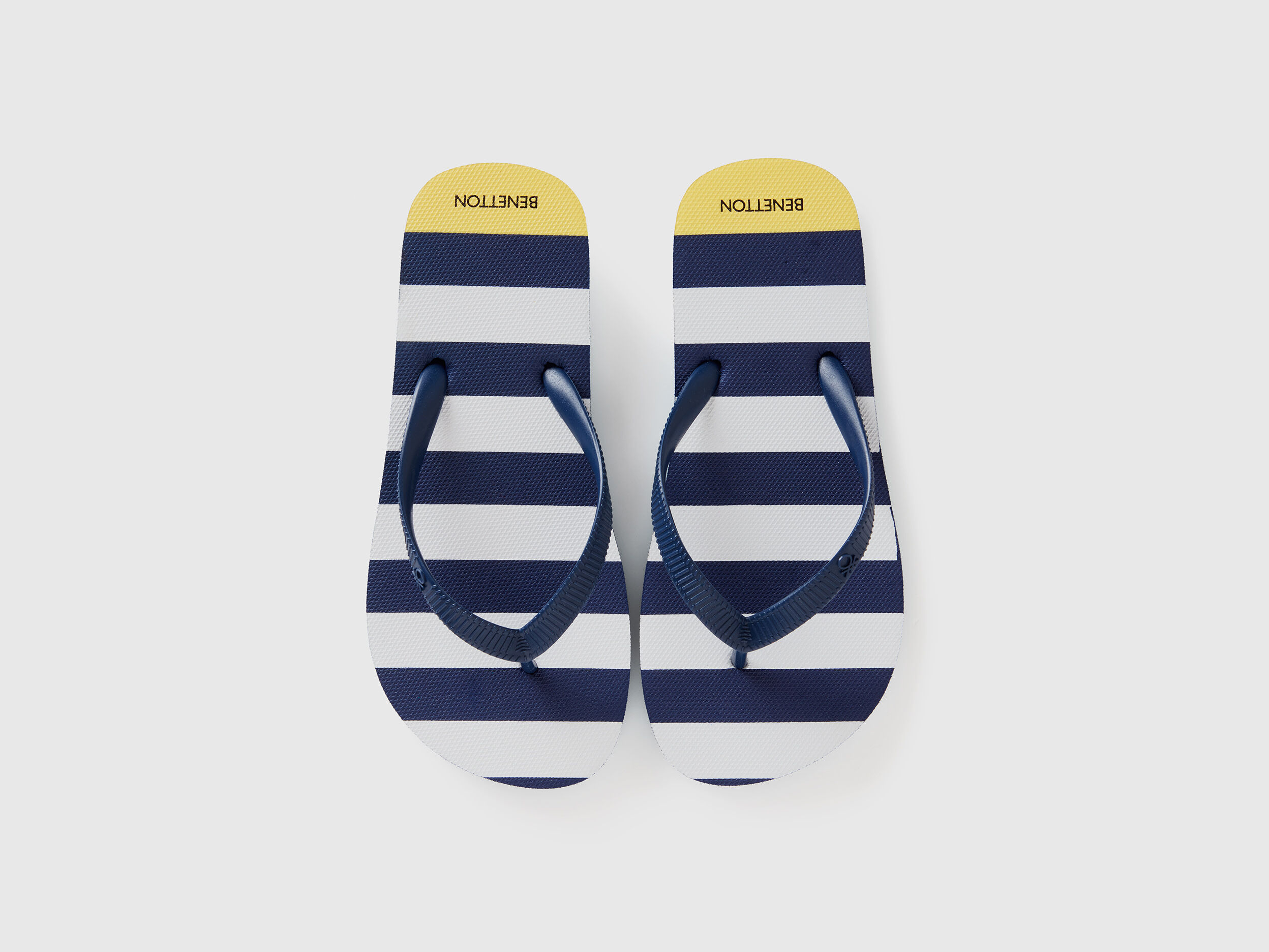 Chanclas de goma ligera con estampado Multi color Benetton