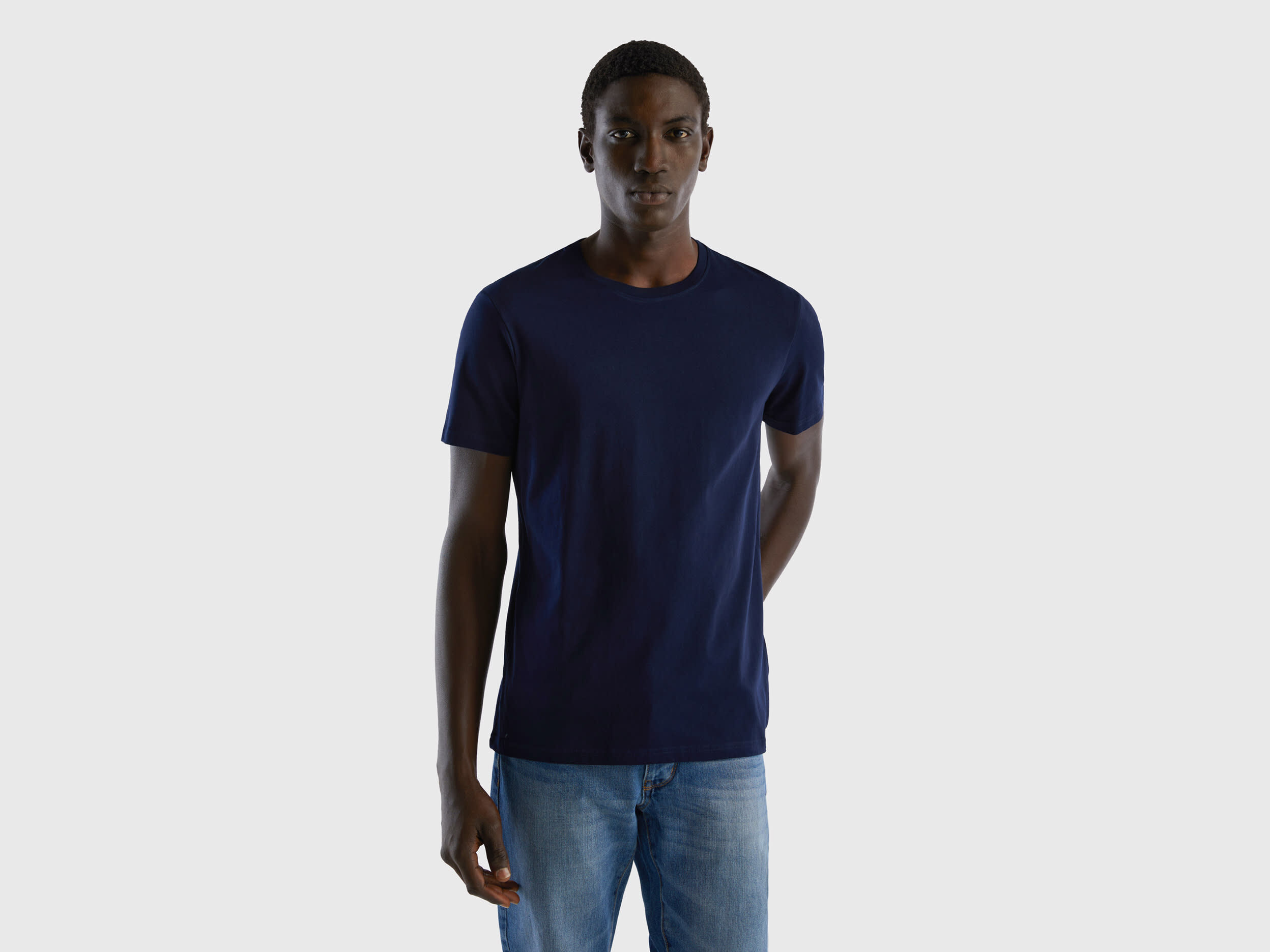 Camiseta azul oscuro 2025