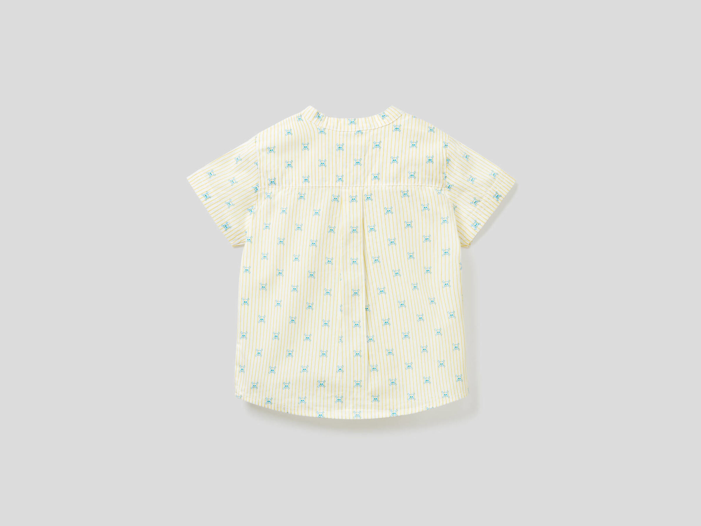 Camisa con estampado de calaveras image number null